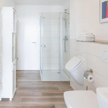 Vis A Vis Zum Schloss Husum (Schleswig-Holstein)