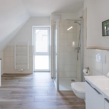 Vis A Vis Zum Schloss