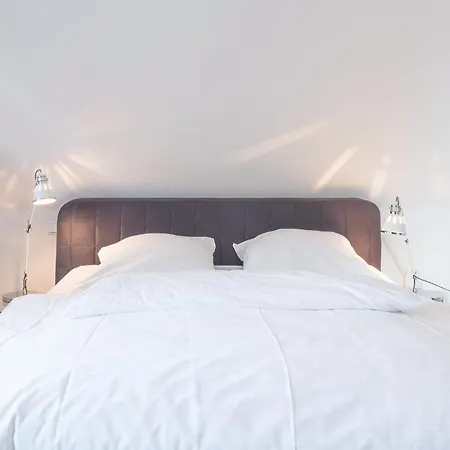 Vis A Vis Zum Schloss *